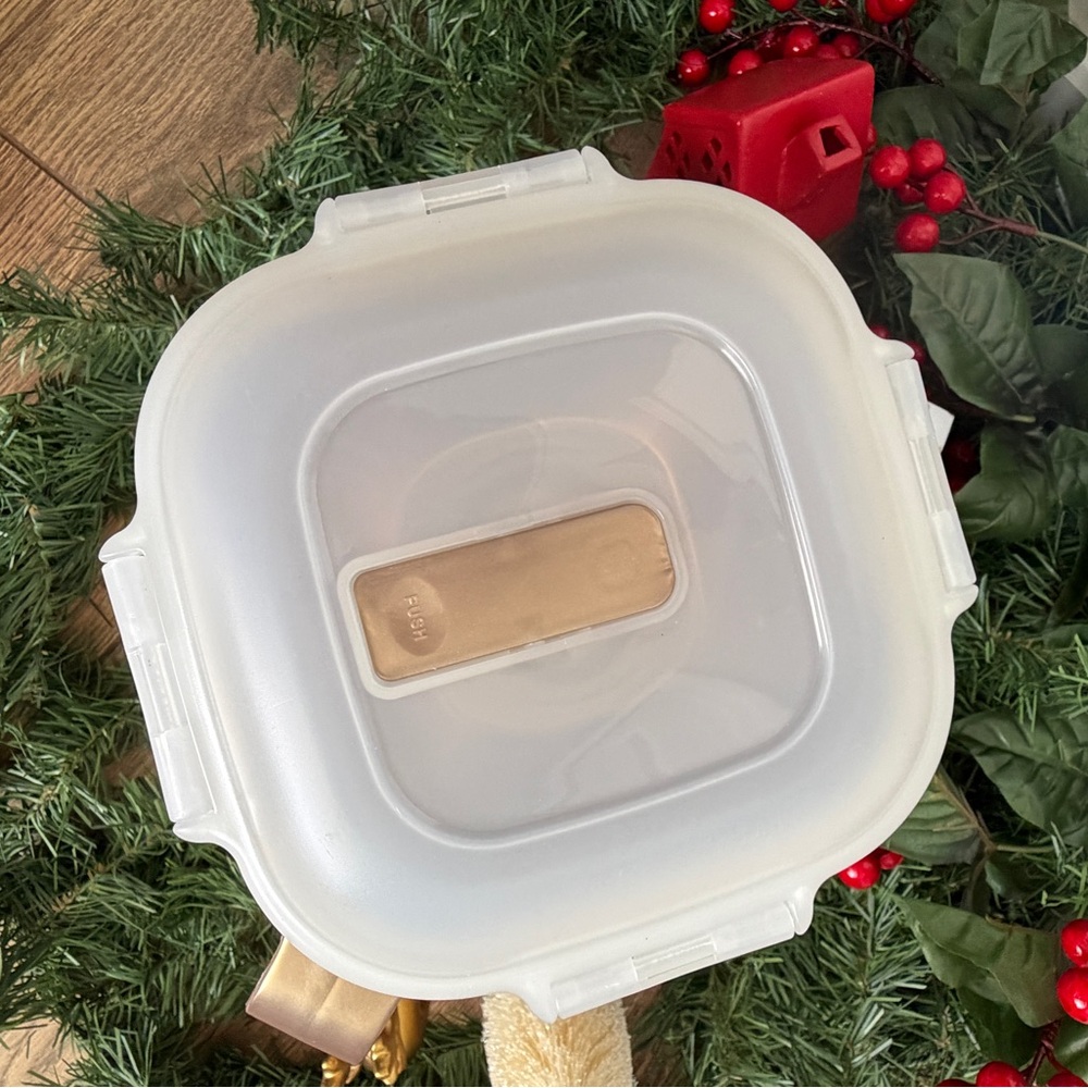 LocknLock Gold Instant Cook Bowl Mug w/Vented Lid & Gift Box - Hostess Gift - Picture 2 of 4